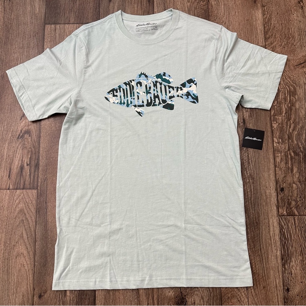 Eddie Bauer  Camo Fish Graphic T-shirt Men’s Size TM Celadon Green